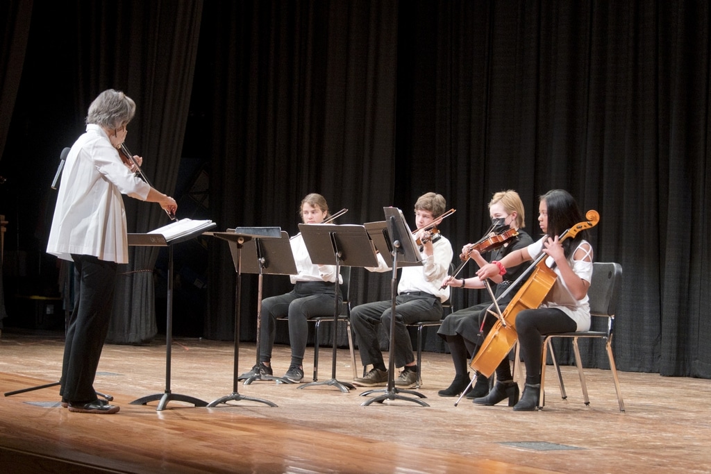 WUSD Winter Strings Concert #704 - Middle School Group B (R5)