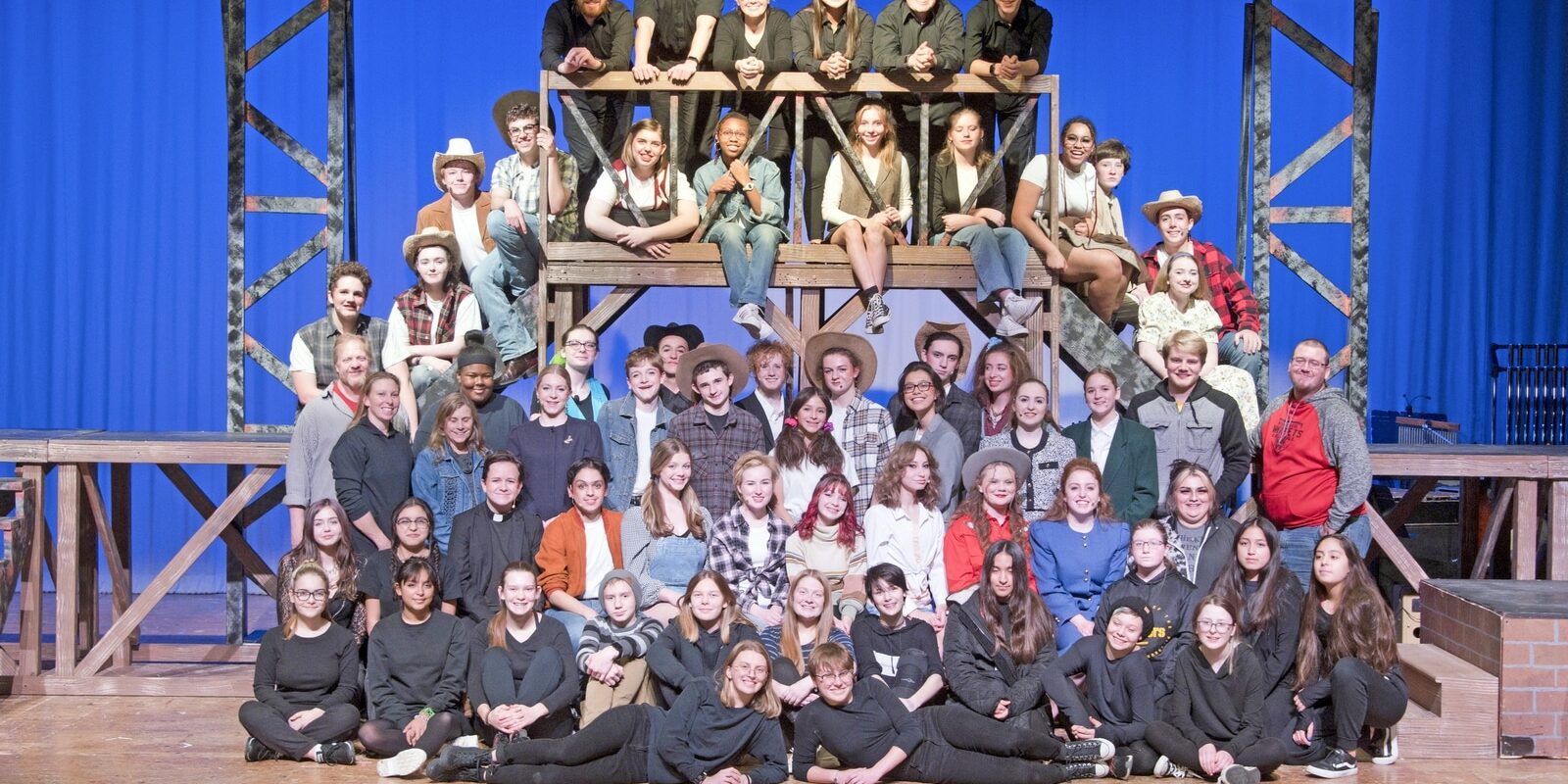 WHS-2021-Footloose-9009-Cast-Crew-R6