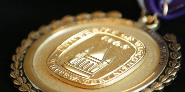 medal crop